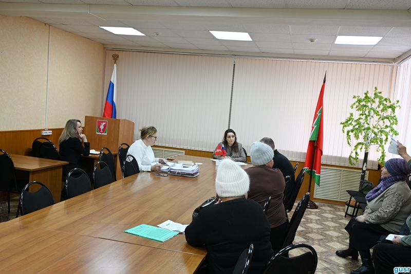 Руководитель министерства здравоохранения Владимирской области провела личный приём граждан в Гусь-Хрустальном округе.