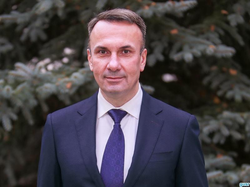 С наступающим Новым годом и Рождеством Христовым!.