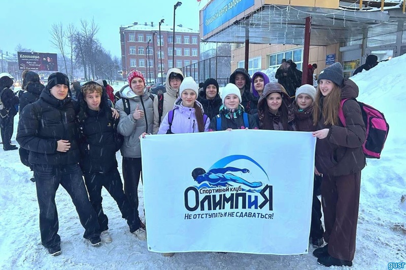 Пловцы Олимпии на высоте.