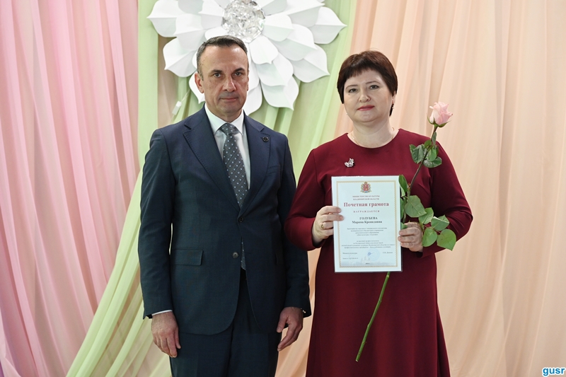 В Гусь-Хрустальном округе с профессиональным праздником поздравили работников культуры.